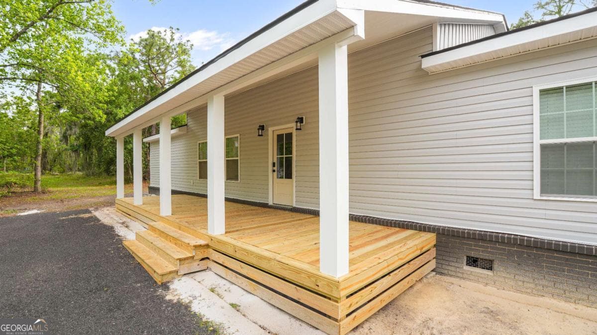 4 bedroom, 2 bathroom, 2,336 sq ft single family residence for sale at 2021 Sparrow Lane, Blackshear, GA 31516 — photo 5