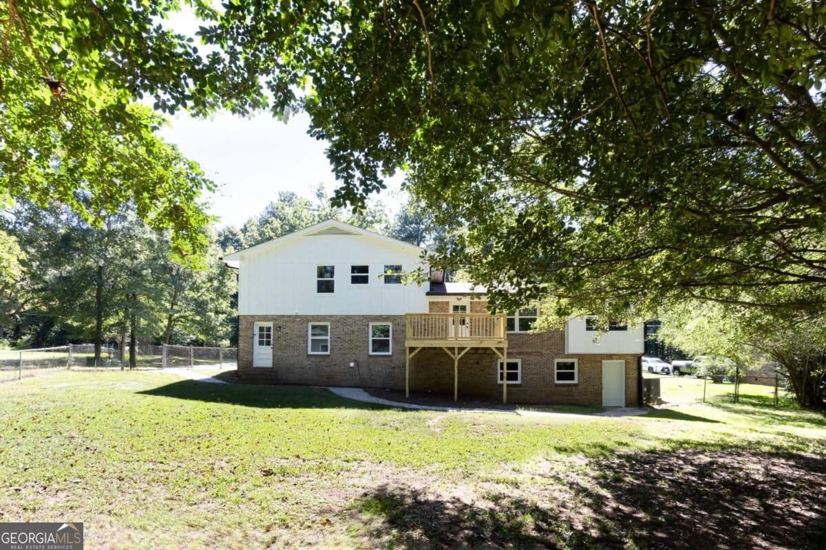 3 bedroom, 3 bathroom single family residence under contract at 2882 Creek Drive, Duluth, GA 30096 — photo 7