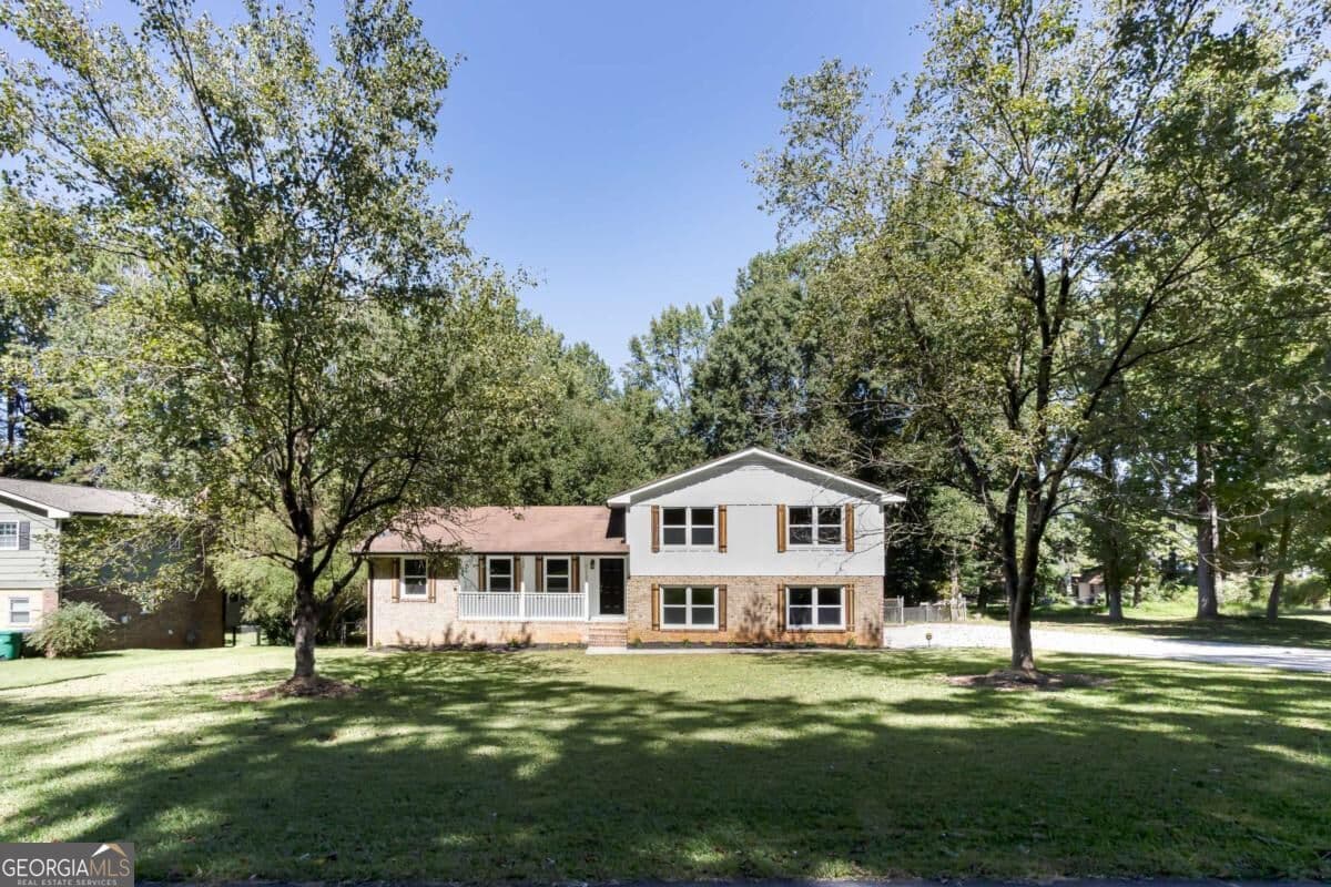 3 bedroom, 3 bathroom single family residence under contract at 2882 Creek Drive, Duluth, GA 30096 — photo 1 of 50