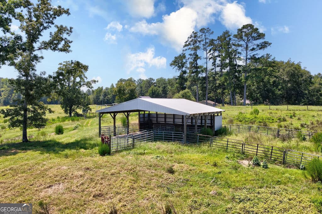 3 bedroom, 2 bathroom, 1,988 sq ft single family residence for sale at 1291 Gray Horse Road, Greensboro, GA 30642 — photo 5