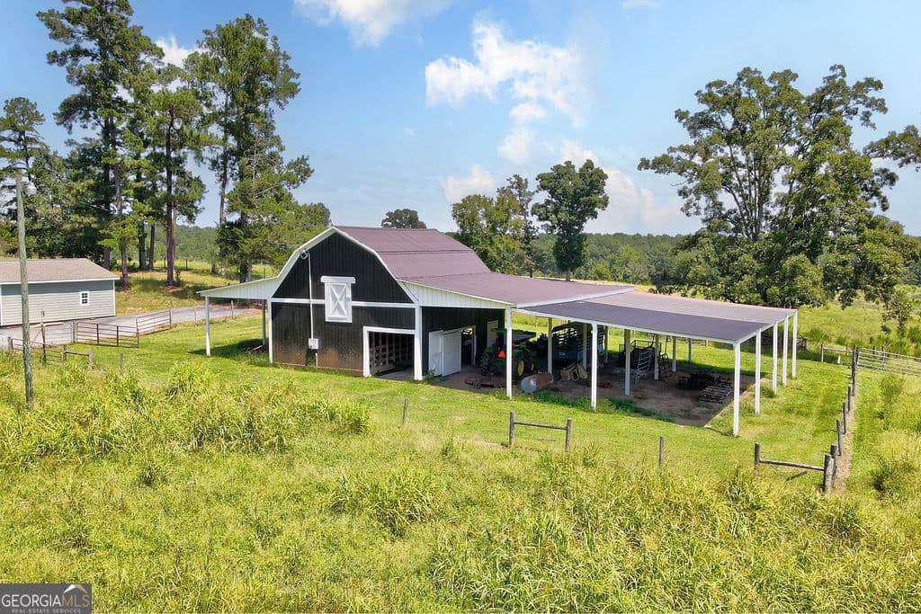 3 bedroom, 2 bathroom, 1,988 sq ft single family residence for sale at 1291 Gray Horse Road, Greensboro, GA 30642 — photo 4