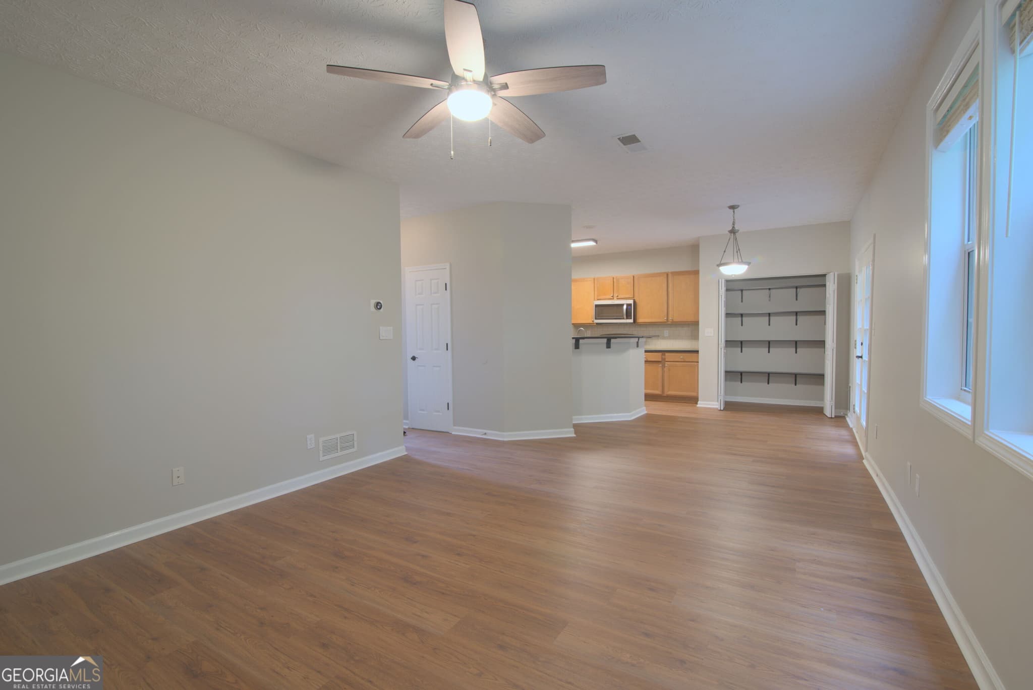 3 bedroom, 2.5 bathroom, 1,846 sq ft single family residence for rent at 2013 Ridgestone Landing, Marietta, GA 30008 for $2,350 a month — photo 4