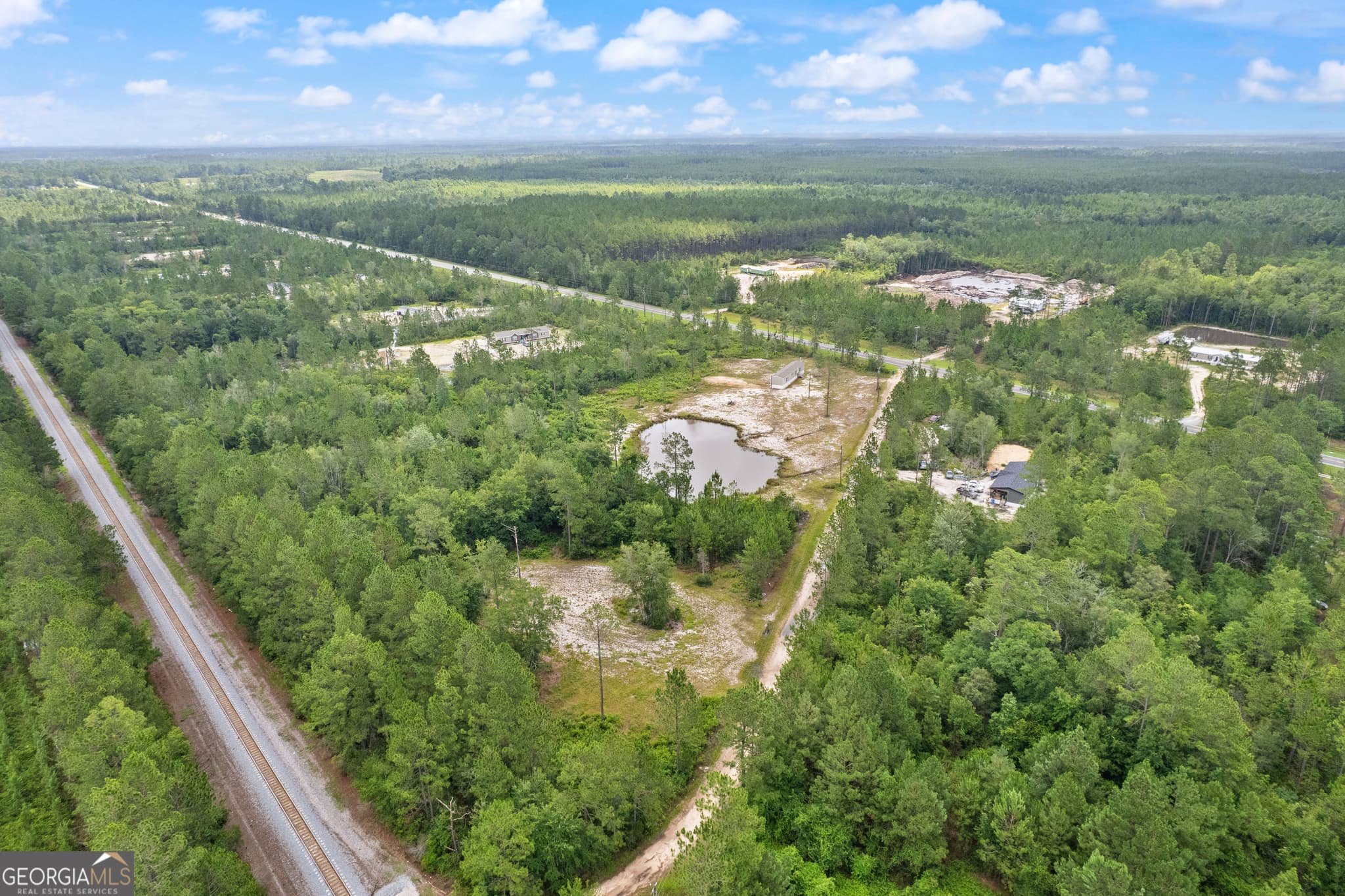 2 bedroom, 2 bathroom, 1,280 sq ft manufactured home,single family residence for sale at 6064 S Us Highway 301, Jesup, GA 31546 — photo 2