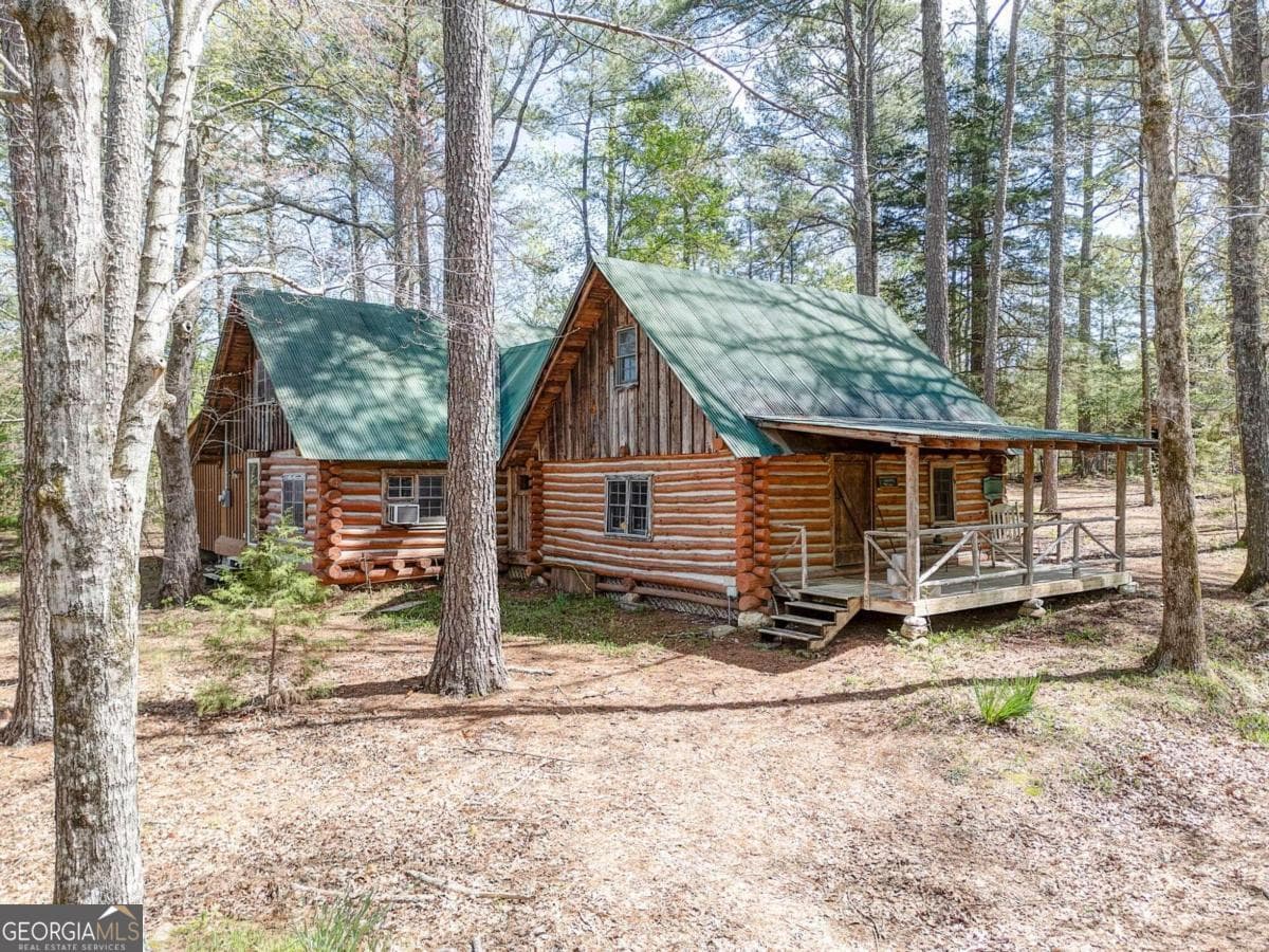 4 bedroom, 2.5 bathroom, 2,486 sq ft cabin,farm sold at 3047 S DIck Creek Road, Lafayette, GA 30728