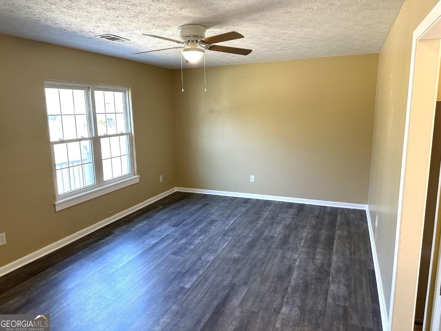 3 bedroom, 1.5 bathroom, 1,175 sq ft single family residence for rent at 109 Sunset Lane, Newnan, GA 30263 for $1,395 a month — photo 9