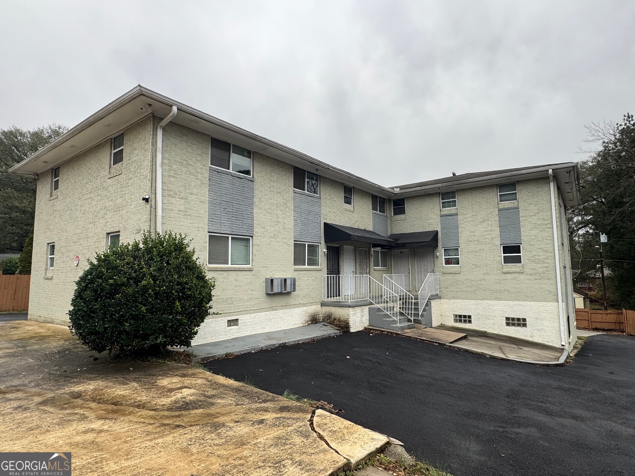 2 bedroom, 1 bathroom, 800 sq ft condominium for rent at 2430 Perry Boulevard, Atlanta, GA 30318 for $1,490 a month — photo 1 of 10