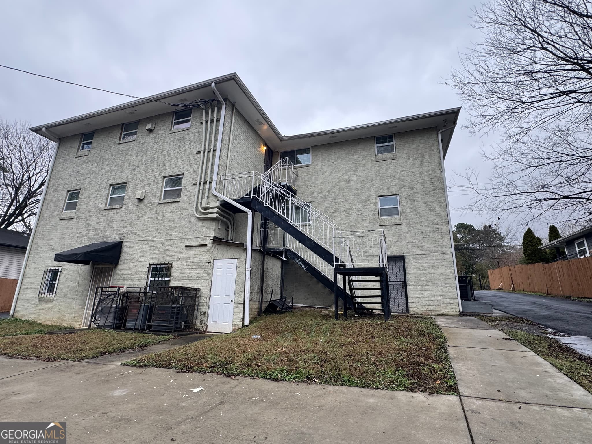2 bedroom, 1 bathroom, 800 sq ft condominium for rent at 2430 Perry Boulevard, Atlanta, GA 30318 for $1,490 a month — photo 10