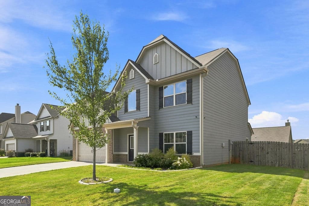 5 bedroom, 3 bathroom, 2,364 sq ft single family residence for sale at 15 Belfield Court, Adairsville, GA 30103 — photo 2