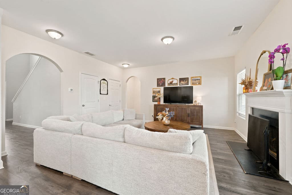 5 bedroom, 3 bathroom, 2,364 sq ft single family residence for sale at 15 Belfield Court, Adairsville, GA 30103 — photo 6