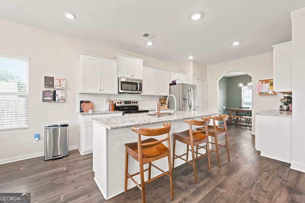 5 bedroom, 3 bathroom, 2,364 sq ft single family residence for sale at 15 Belfield Court, Adairsville, GA 30103 — photo 7