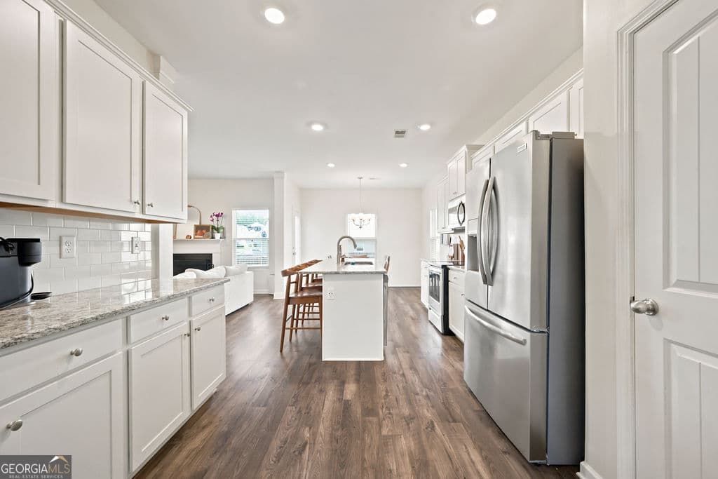 5 bedroom, 3 bathroom, 2,364 sq ft single family residence for sale at 15 Belfield Court, Adairsville, GA 30103 — photo 9