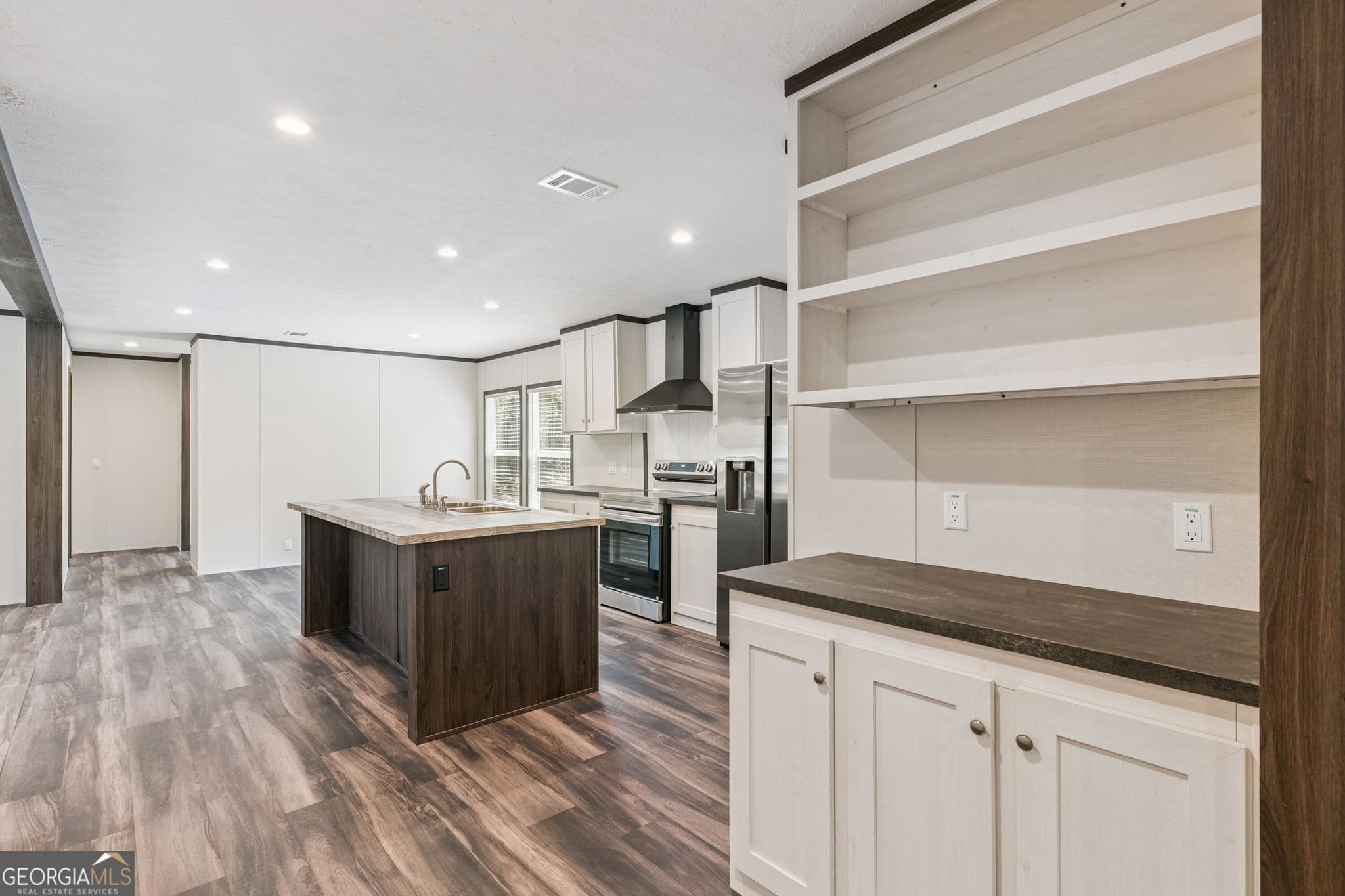 4 bedroom, 2 bathroom, 1,792 sq ft manufactured home,single family residence for sale at 1052 Austin Place, Darien, GA 31305 — photo 7