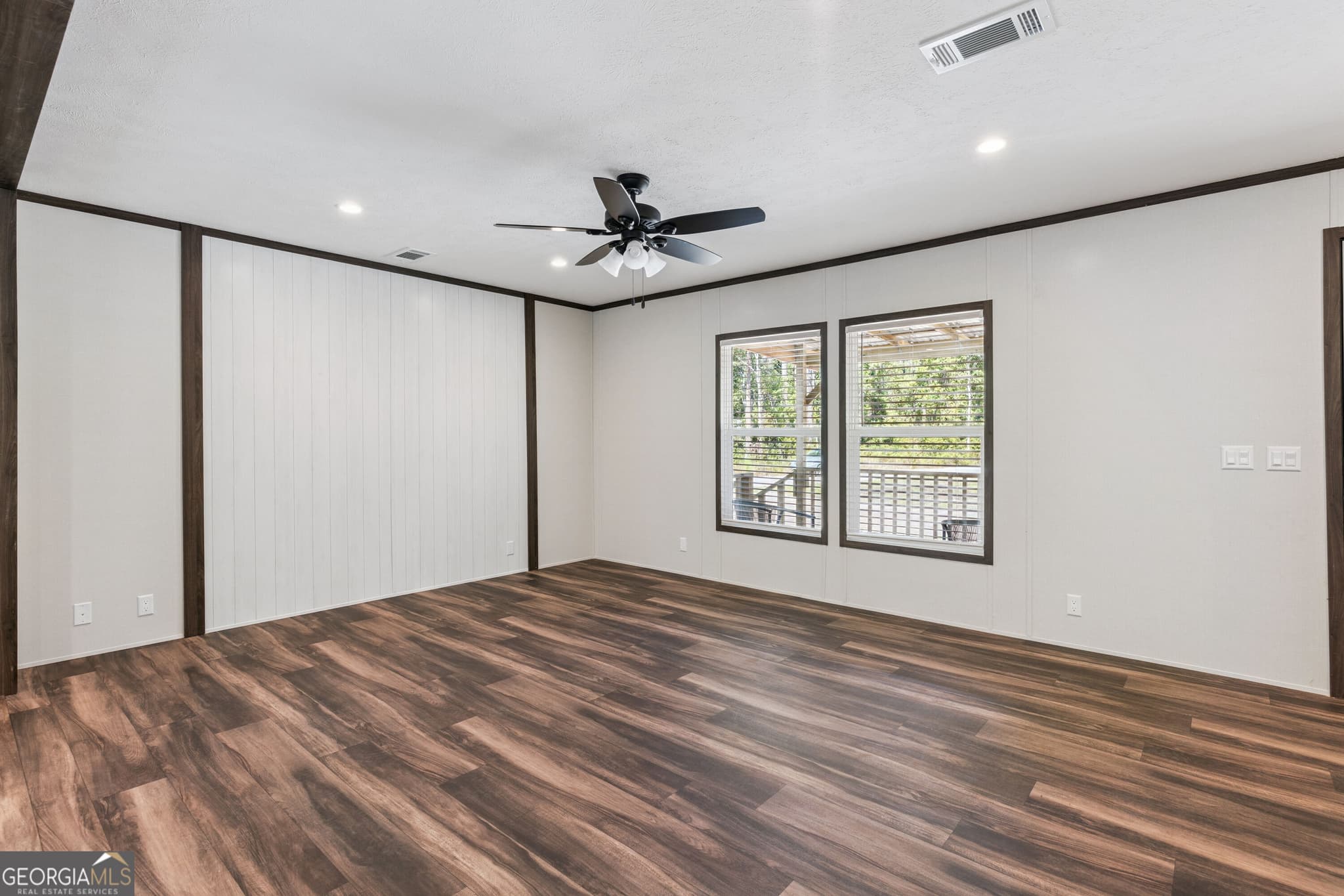 4 bedroom, 2 bathroom, 1,792 sq ft manufactured home,single family residence for sale at 1052 Austin Place, Darien, GA 31305 — photo 9