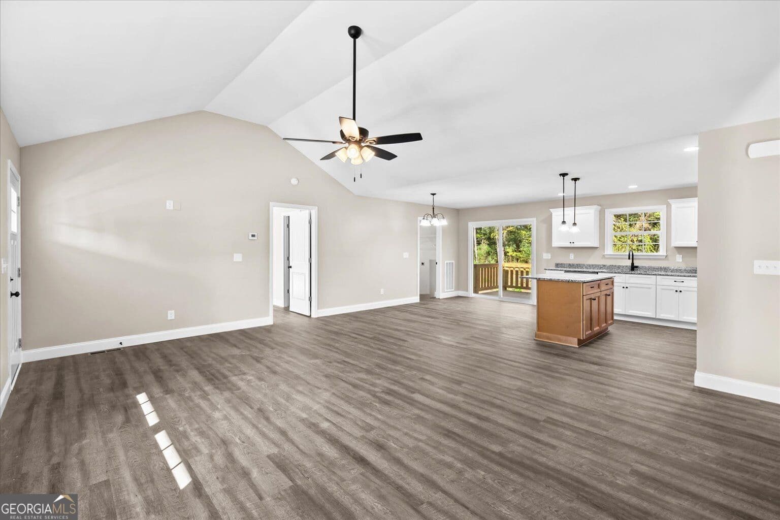 3 bedroom, 2 bathroom, 1,400 sq ft single family residence for sale at 116 School Street, Chatsworth, GA 30705 — photo 5
