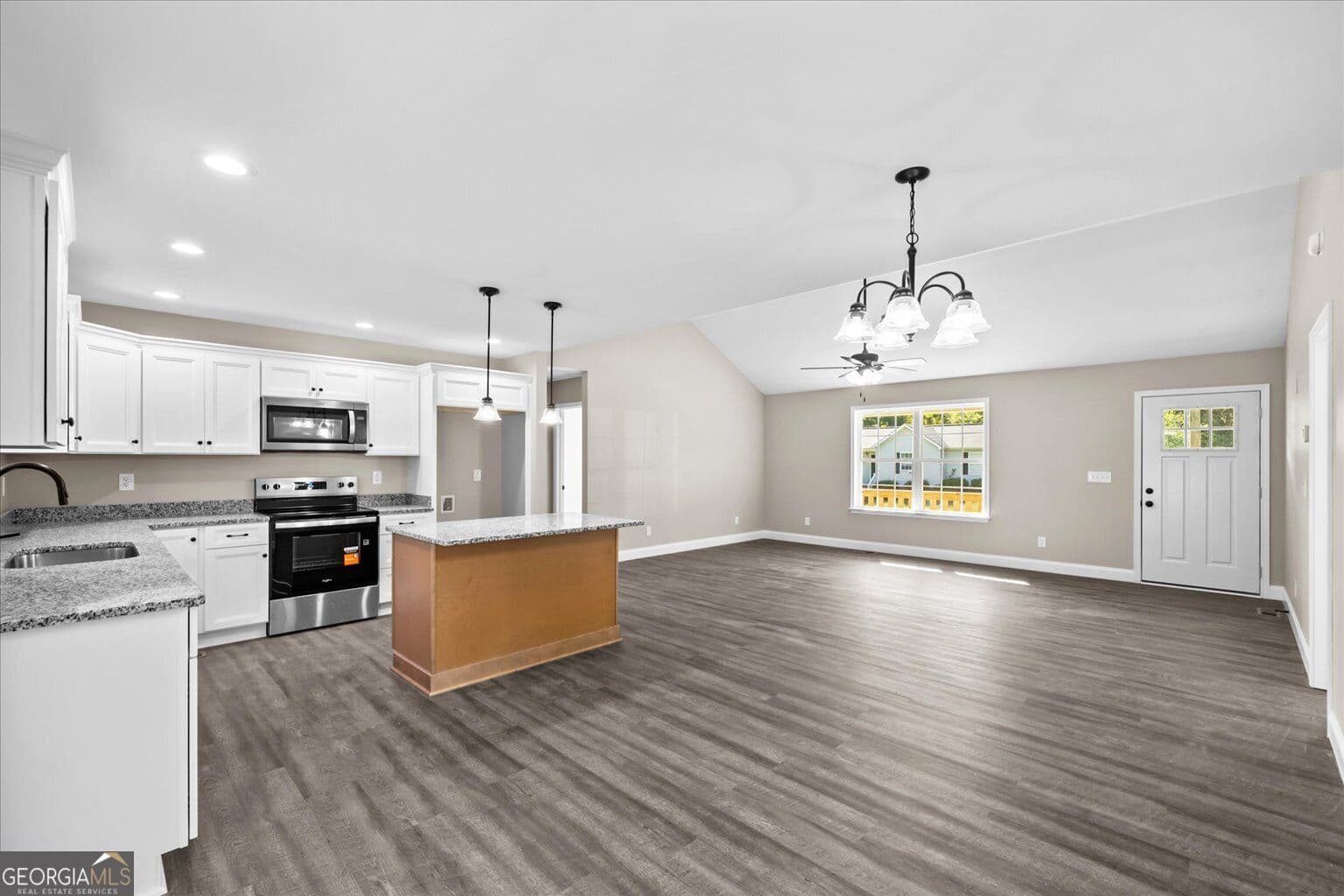 3 bedroom, 2 bathroom, 1,400 sq ft single family residence for sale at 116 School Street, Chatsworth, GA 30705 — photo 10