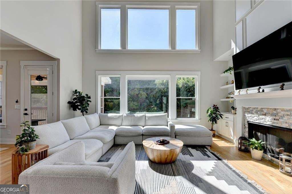7 bedroom, 5.5 bathroom, 5,827 sq ft single family residence for sale at 4135 Wildberry Lane, Cumming, GA 30040 — photo 8