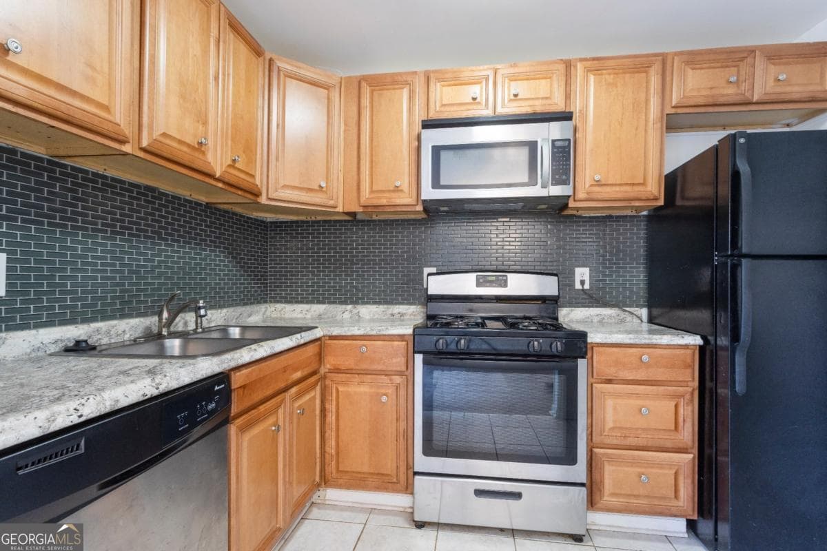 2 bedroom, 2.5 bathroom townhouse for rent at 1585 Springleaf Point, Smyrna, GA 30080 for $1,700 a month — photo 9