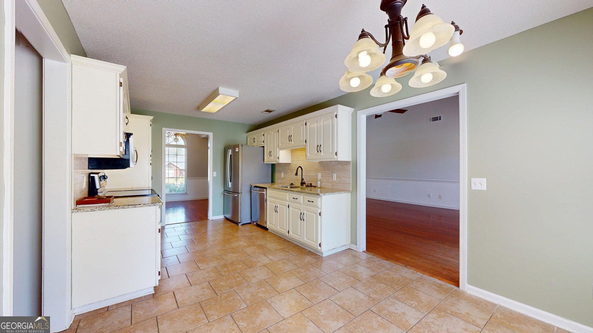 3 bedroom, 2 bathroom, 1,885 sq ft single family residence for sale at 1128 Bartlett Drive, Statesboro, GA 30461 — photo 7