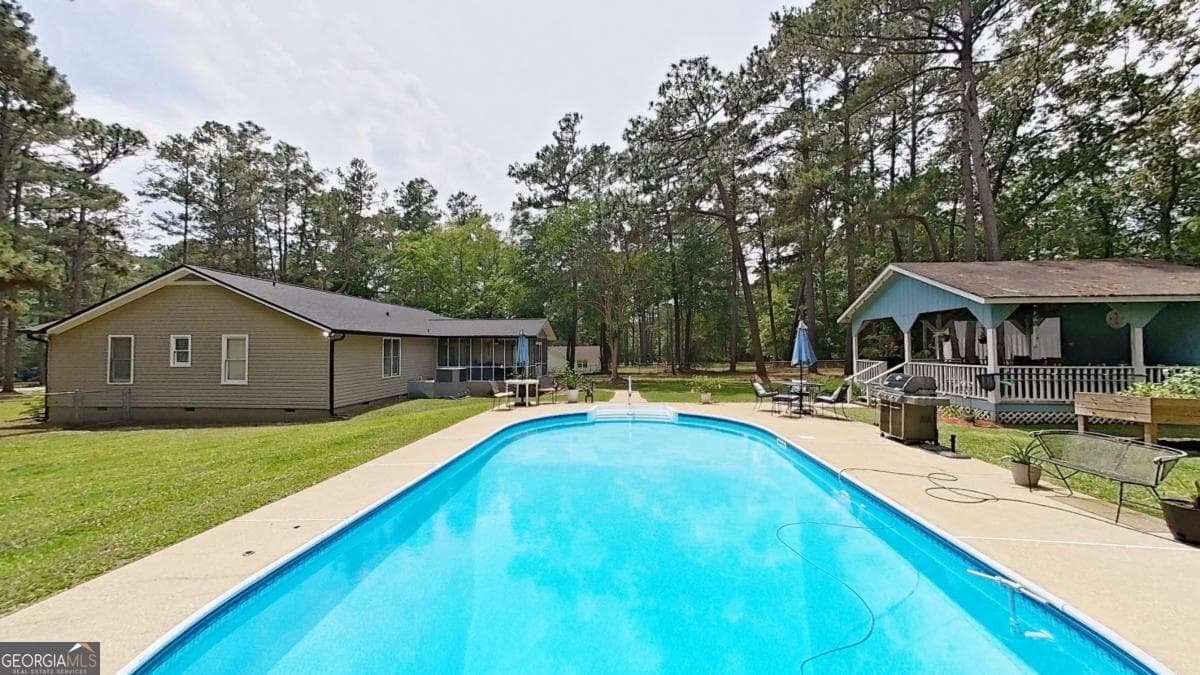 3 bedroom, 2 bathroom, 1,716 sq ft single family residence under contract at 326 Brentwood Drive, Thomasville, GA 31792 — photo 6