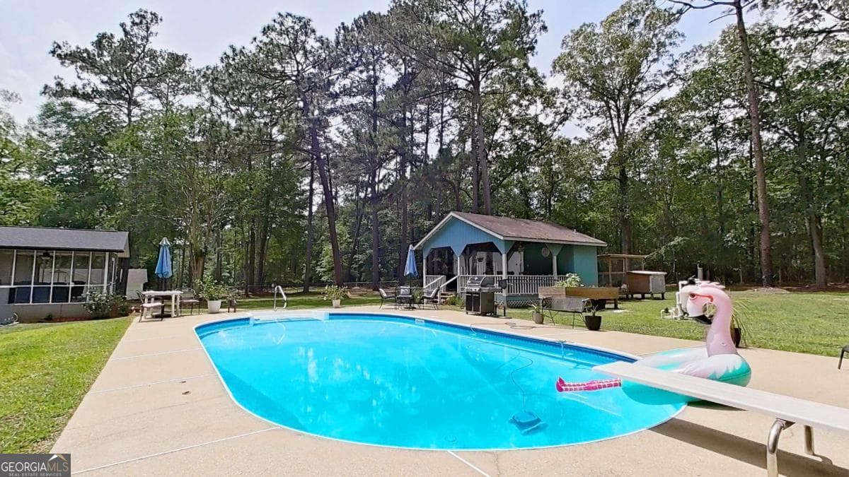 3 bedroom, 2 bathroom, 1,716 sq ft single family residence under contract at 326 Brentwood Drive, Thomasville, GA 31792 — photo 5