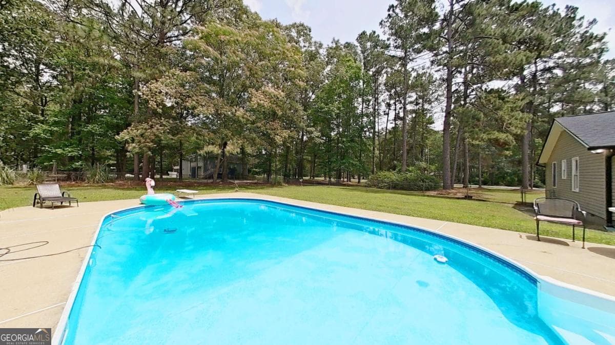 3 bedroom, 2 bathroom, 1,716 sq ft single family residence under contract at 326 Brentwood Drive, Thomasville, GA 31792 — photo 8