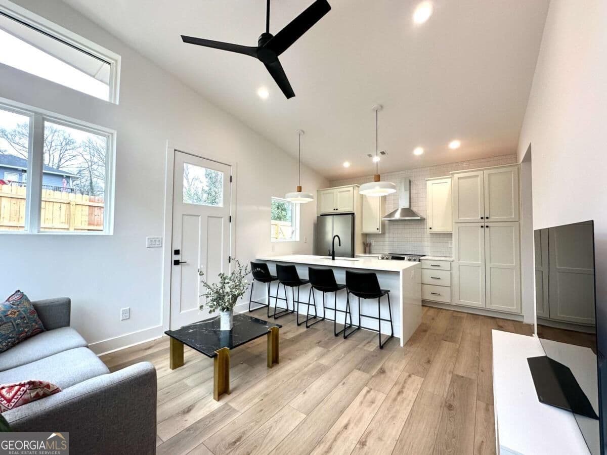 2 bedroom, 2 bathroom single family residence for rent at 192 Claire Drive #B, Atlanta, GA 30315 for $1,800 a month — photo 3