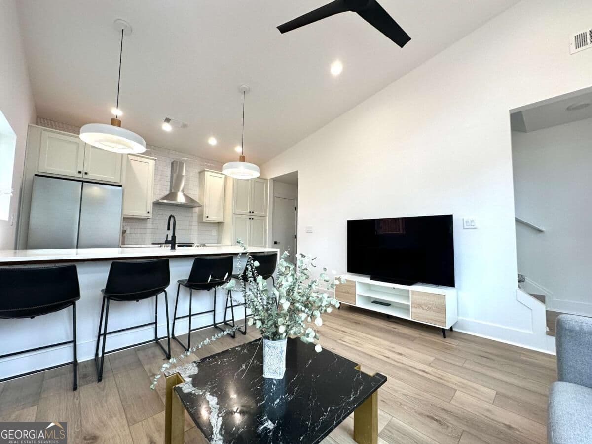 2 bedroom, 2 bathroom single family residence for rent at 192 Claire Drive #B, Atlanta, GA 30315 for $1,800 a month — photo 8