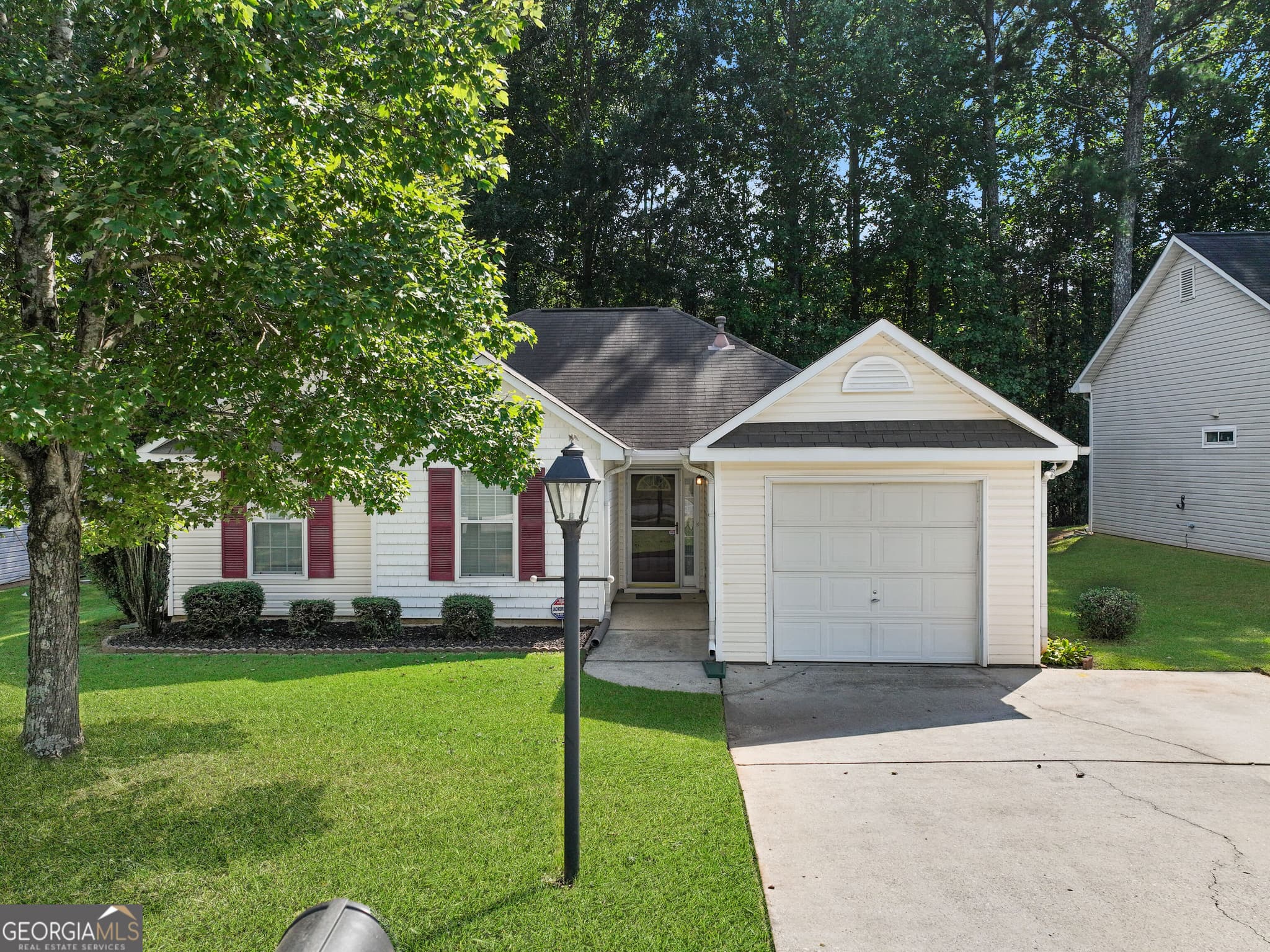3 bedroom, 2 bathroom, 1,215 sq ft single family residence for sale at 203 Misty Ridge Trail, Stockbridge, GA 30281 — photo 2