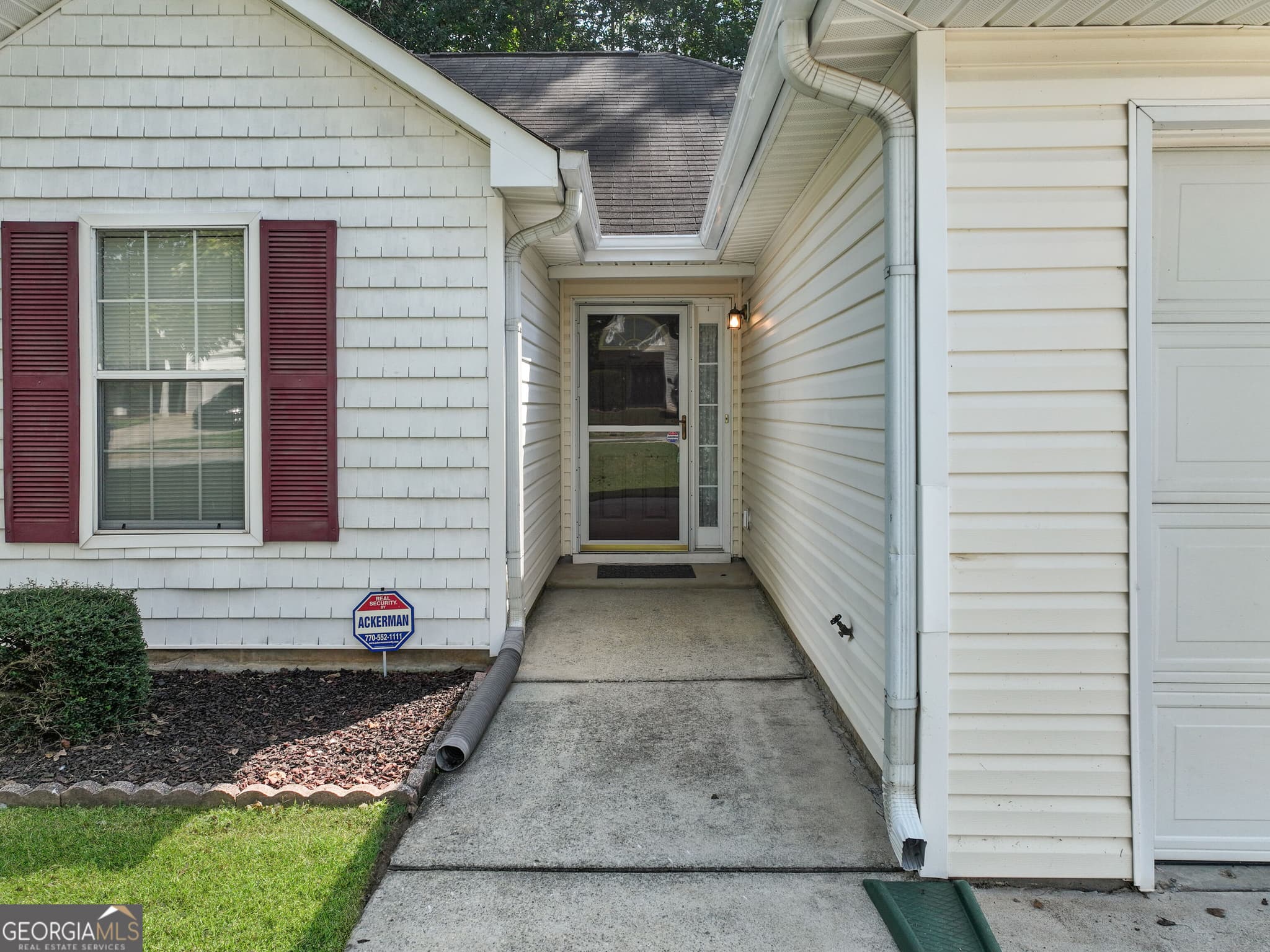 3 bedroom, 2 bathroom, 1,215 sq ft single family residence for sale at 203 Misty Ridge Trail, Stockbridge, GA 30281 — photo 4