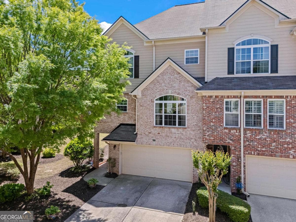 3 bedroom, 3.5 bathroom, 2,134 sq ft townhouse sold at 1005 Glen Ivy, Marietta, GA 30062