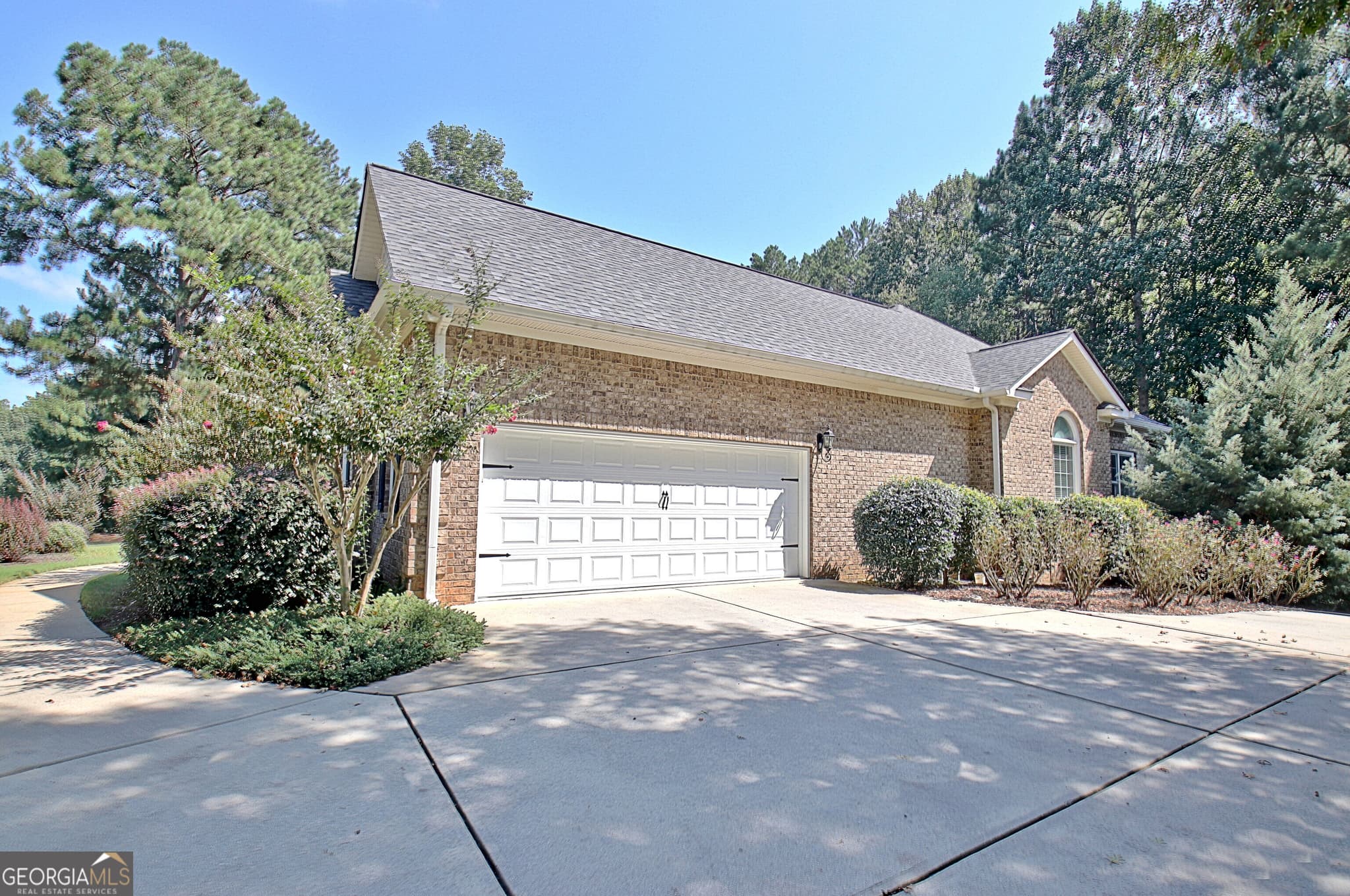 5 bedroom, 3.5 bathroom, 5,544 sq ft single family residence for sale at 175 Donegal Drive, Tyrone, GA 30290 — photo 5