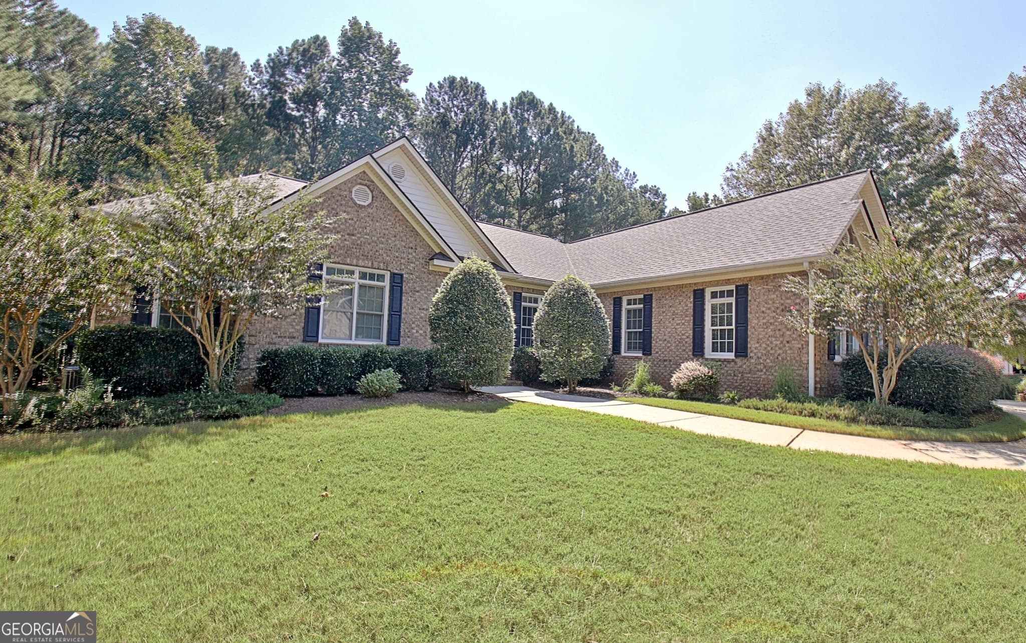5 bedroom, 3.5 bathroom, 5,544 sq ft single family residence for sale at 175 Donegal Drive, Tyrone, GA 30290 — photo 4