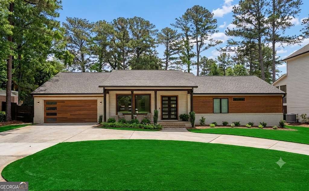 5 bedroom, 3.5 bathroom single family residence for sale at 4130 Lower Roswell Road, Marietta, GA 30068 — photo 5