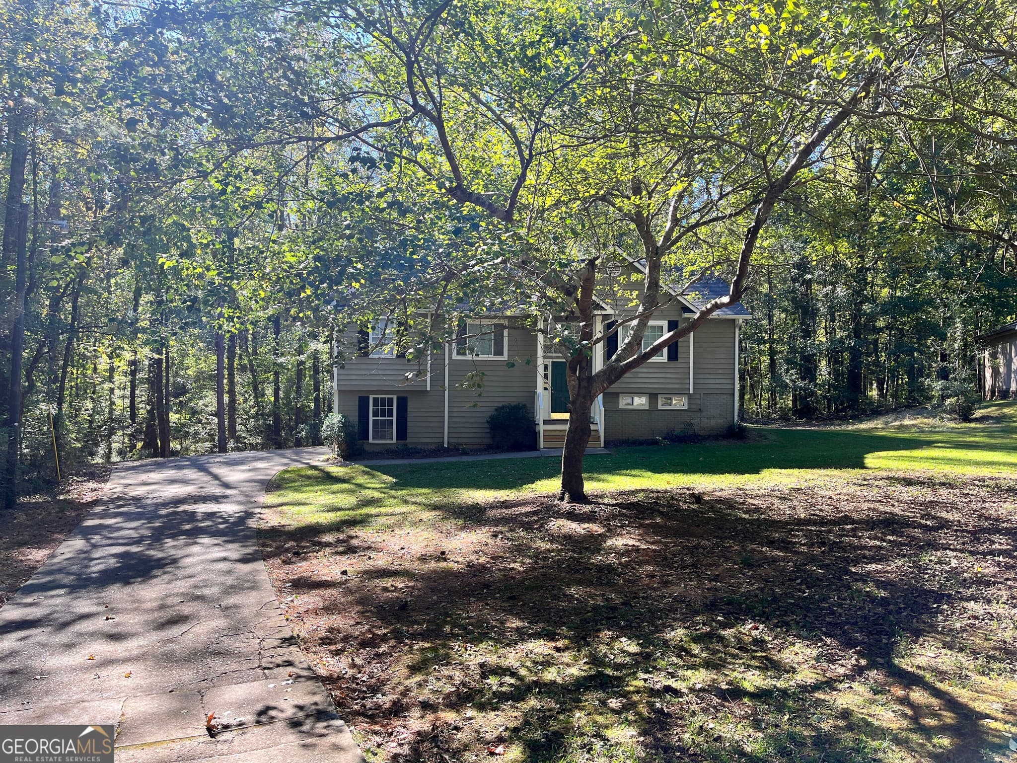 4 bedroom, 2 bathroom, 2,523 sq ft single family residence for rent at 85 Maxwell Place, Newnan, GA 30265 for $2,500 a month — photo 1 of 43