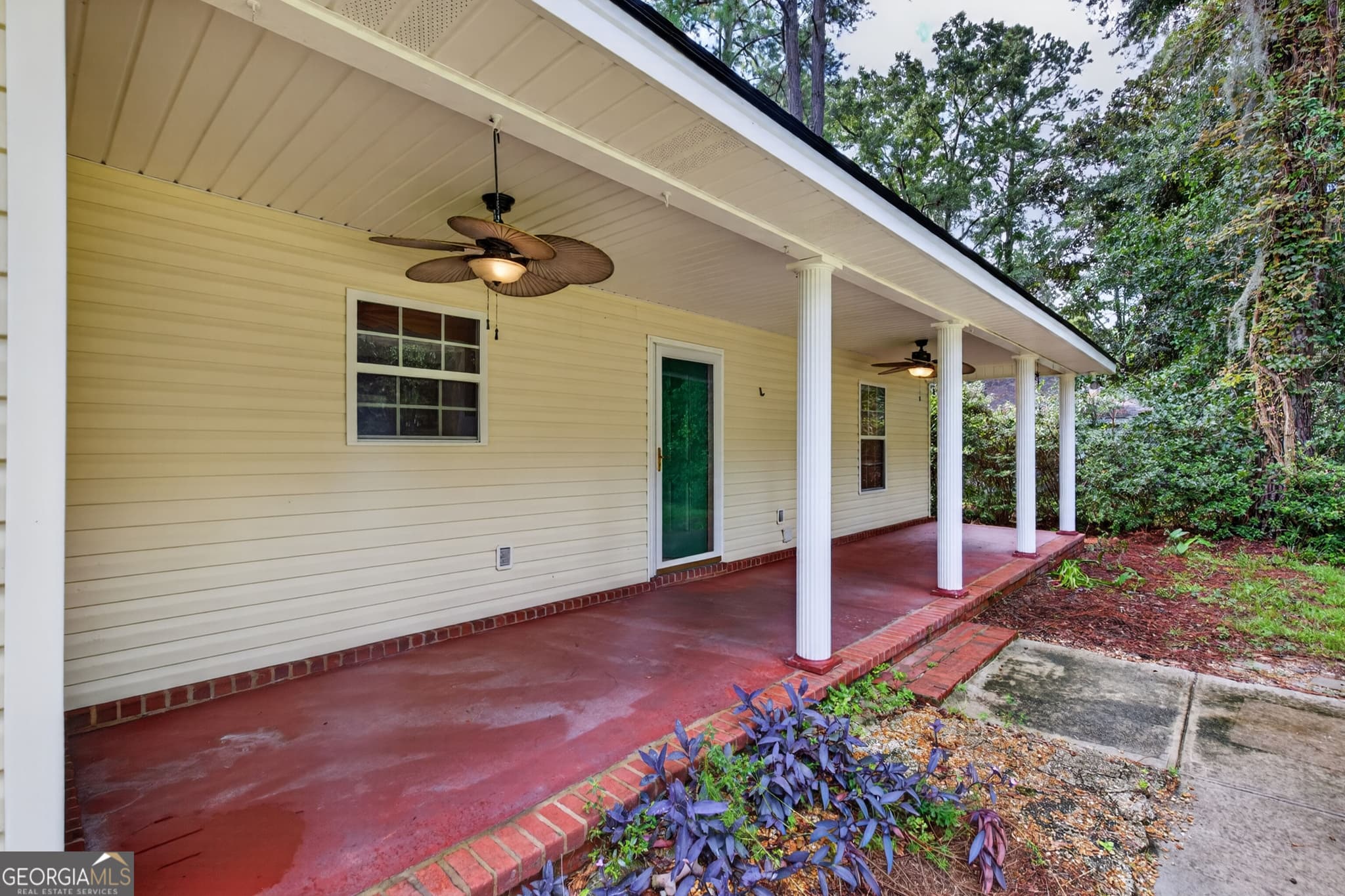 3 bedroom, 2 bathroom single family residence for sale at 504 Lake Drive, Midway, GA 31320 — photo 6