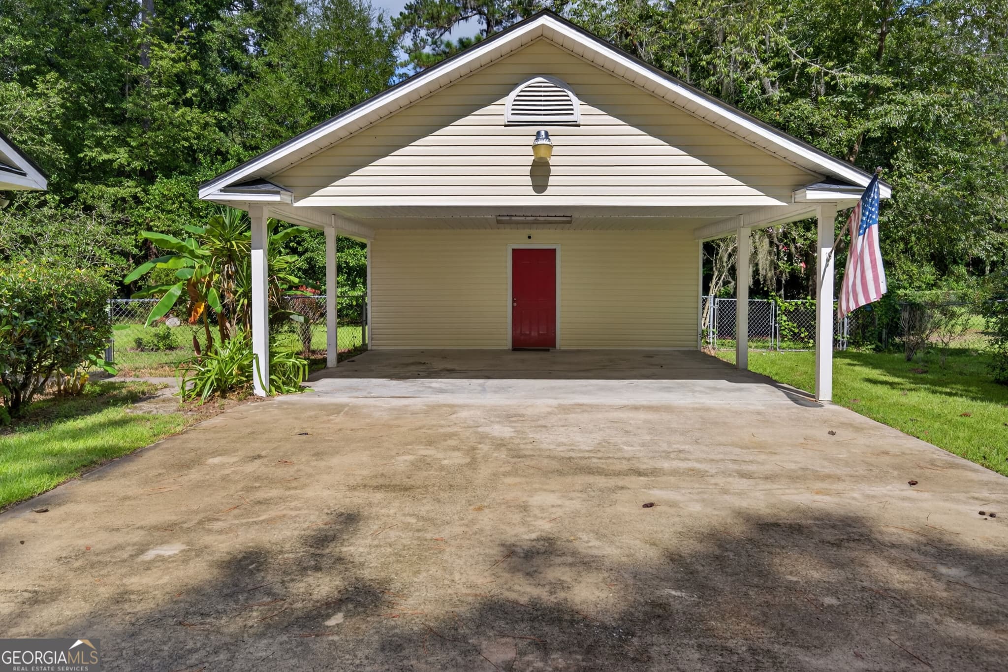 3 bedroom, 2 bathroom single family residence for sale at 504 Lake Drive, Midway, GA 31320 — photo 5