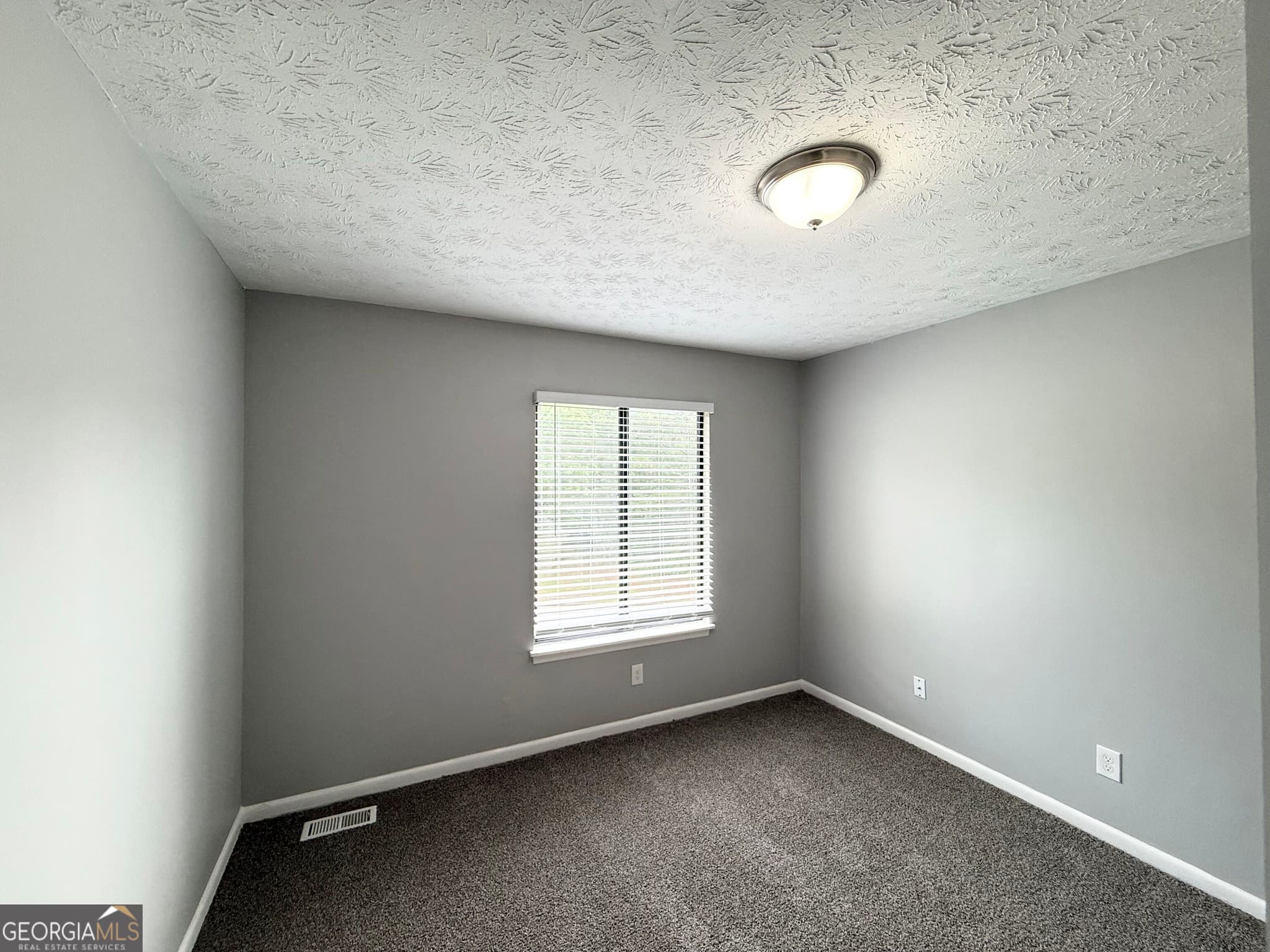 3 bedroom, 2 bathroom, 1,668 sq ft single family residence for sale at 4887 Martins Crossing Road, Stone Mountain, GA 30088 — photo 6