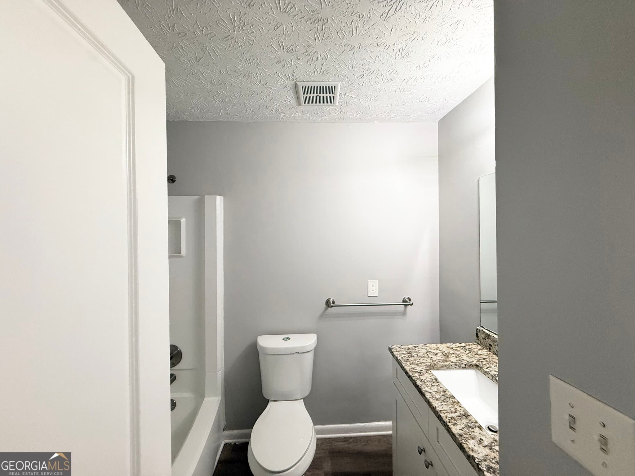 3 bedroom, 2 bathroom, 1,668 sq ft single family residence for sale at 4887 Martins Crossing Road, Stone Mountain, GA 30088 — photo 9