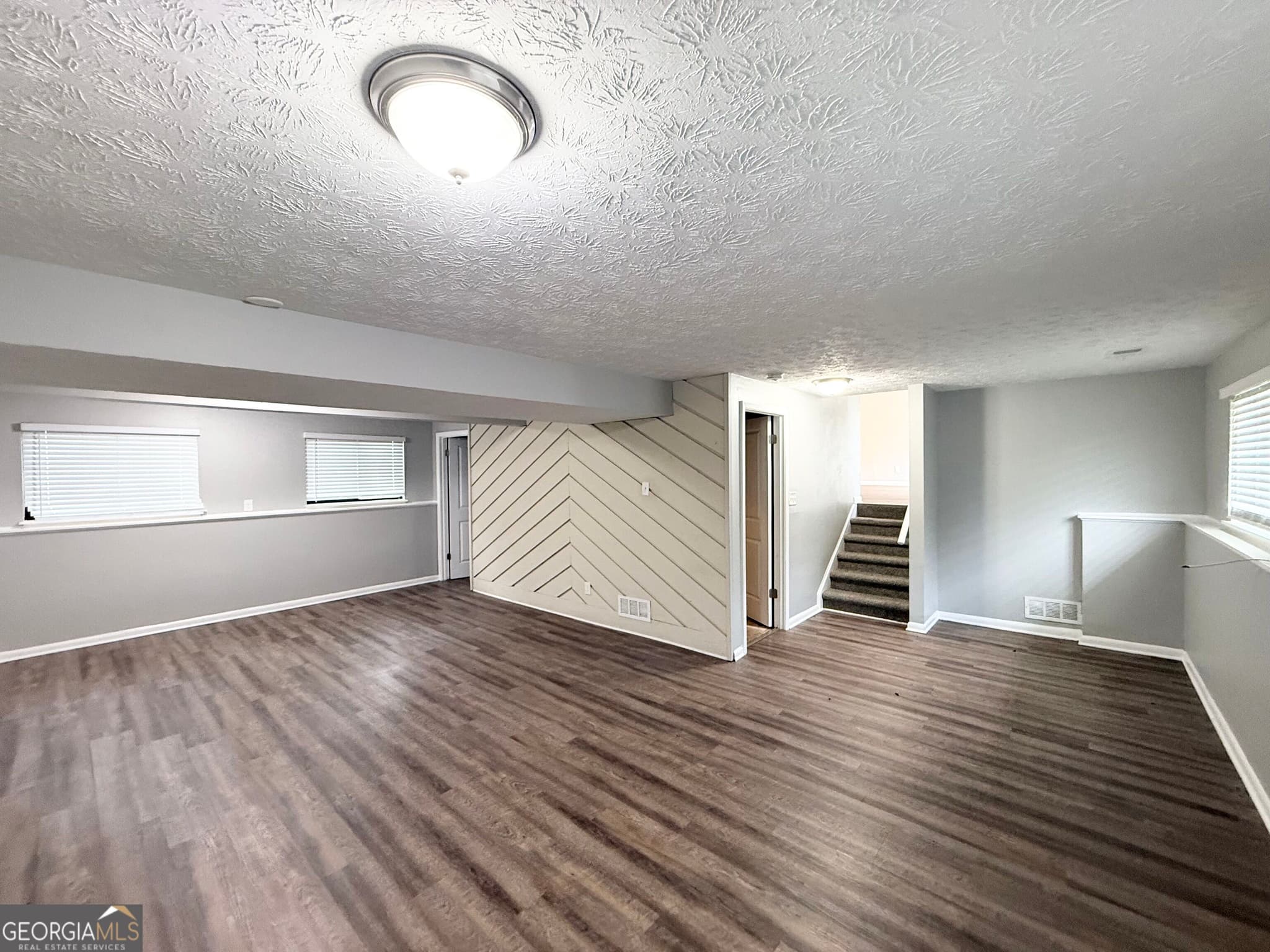 3 bedroom, 2 bathroom, 1,668 sq ft single family residence for sale at 4887 Martins Crossing Road, Stone Mountain, GA 30088 — photo 8