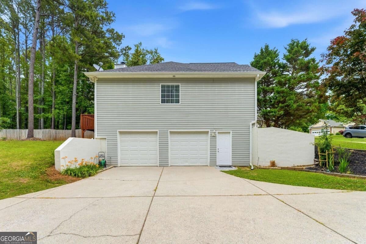 4 bedroom, 3 bathroom, 1,603 sq ft single family residence for sale at 4036 Saint George Walk, Powder Springs, GA 30127 — photo 3