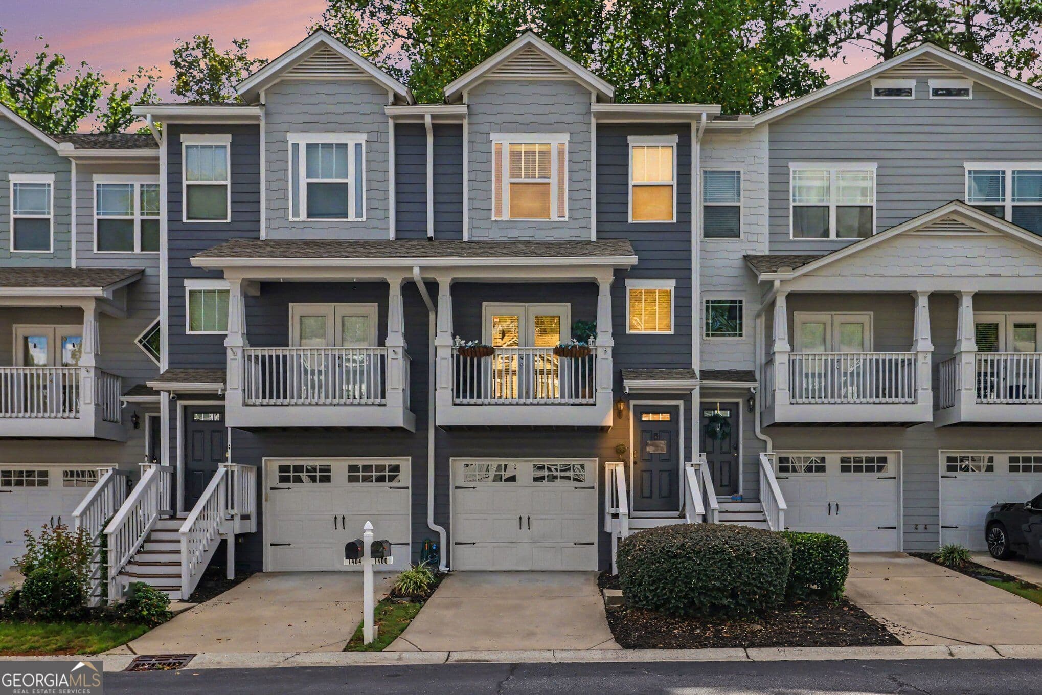 3 bedroom, 3.5 bathroom, 1,326 sq ft townhouse for rent at 1400 Liberty Parkway # 2006, Atlanta, GA 30318 for $3,500 a month — photo 3