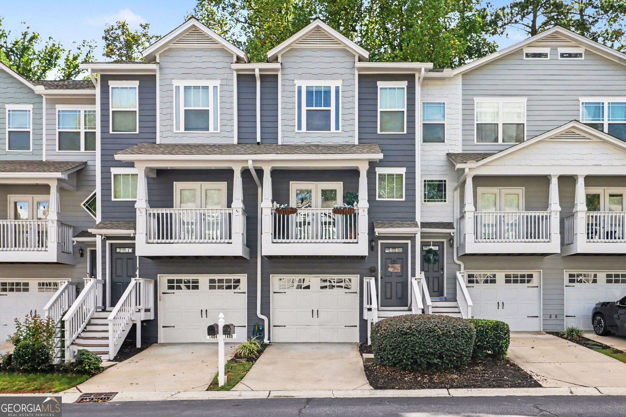 3 bedroom, 3.5 bathroom, 1,326 sq ft townhouse for rent at 1400 Liberty Parkway # 2006, Atlanta, GA 30318 for $3,500 a month — photo 1 of 31