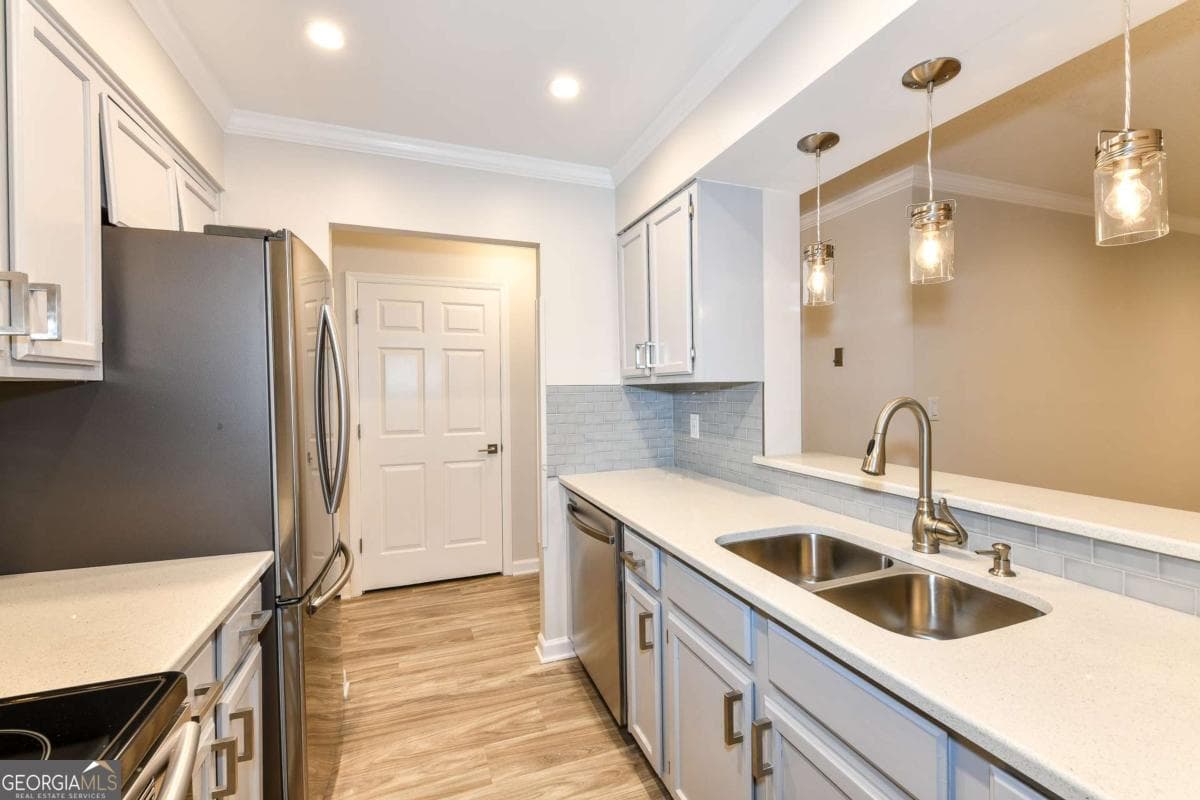 1 bedroom, 1 bathroom, 760 sq ft condominium for rent at 300 Johnson Ferry Road A210, Sandy Springs, GA 30328 for $2,448 a month — photo 4