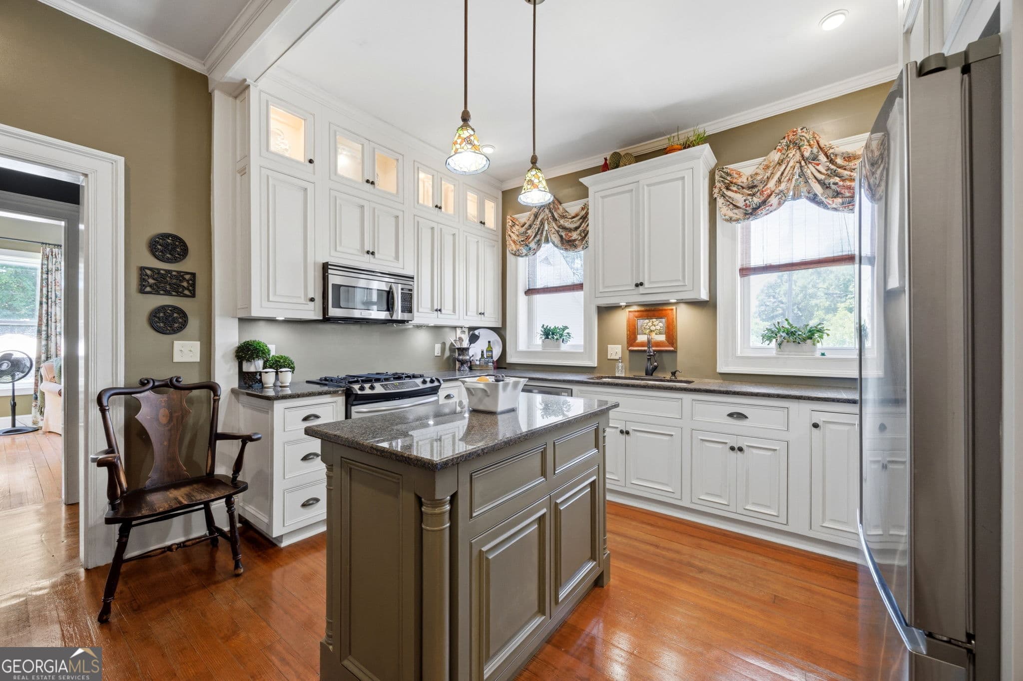 5 bedroom, 3 bathroom, 4,060 sq ft single family residence for sale at 200 W Main Street, Forsyth, GA 31029 — photo 8
