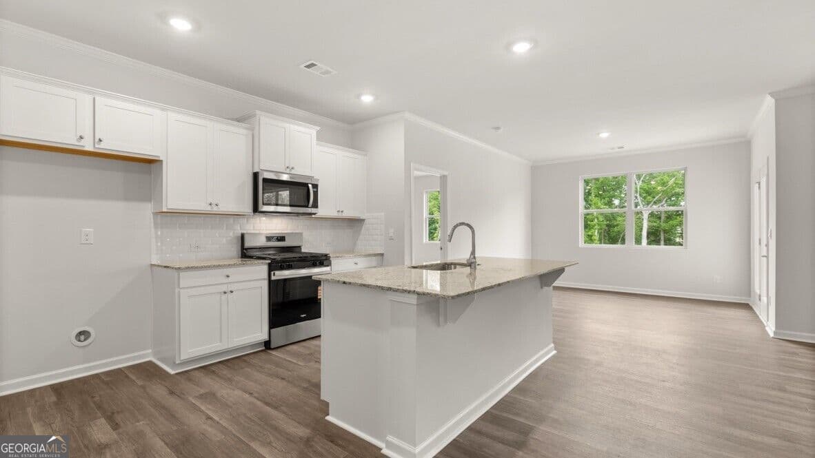 3 bedroom, 2 bathroom, 1,618 sq ft single family residence for sale at 8158 Coldstream Drive, Fairburn, GA 30213 — photo 5