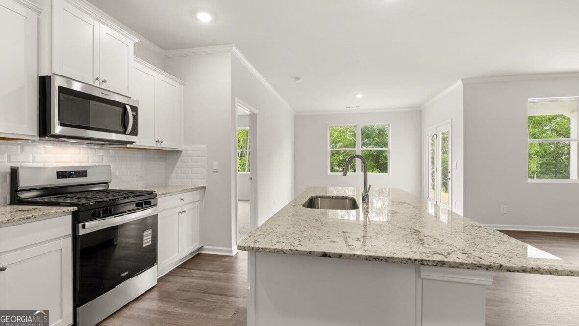 3 bedroom, 2 bathroom, 1,618 sq ft single family residence for sale at 8158 Coldstream Drive, Fairburn, GA 30213 — photo 8