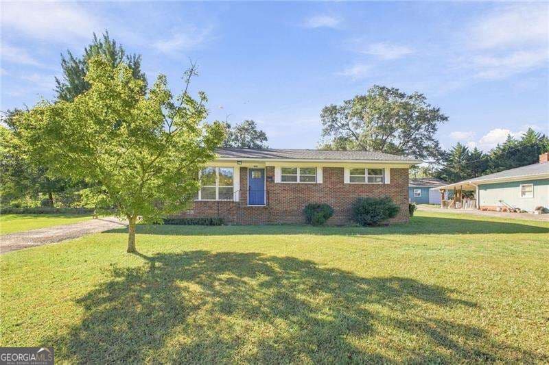 3 bedroom, 1.5 bathroom, 1,152 sq ft single family residence for sale at 250 E Girard Avenue, Cedartown, GA 30125 — photo 2