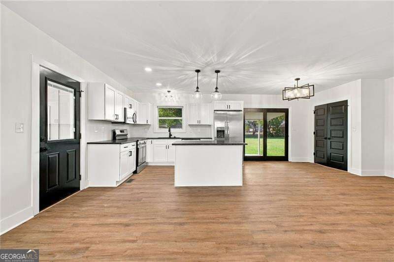 3 bedroom, 1.5 bathroom, 1,152 sq ft single family residence for sale at 250 E Girard Avenue, Cedartown, GA 30125 — photo 6