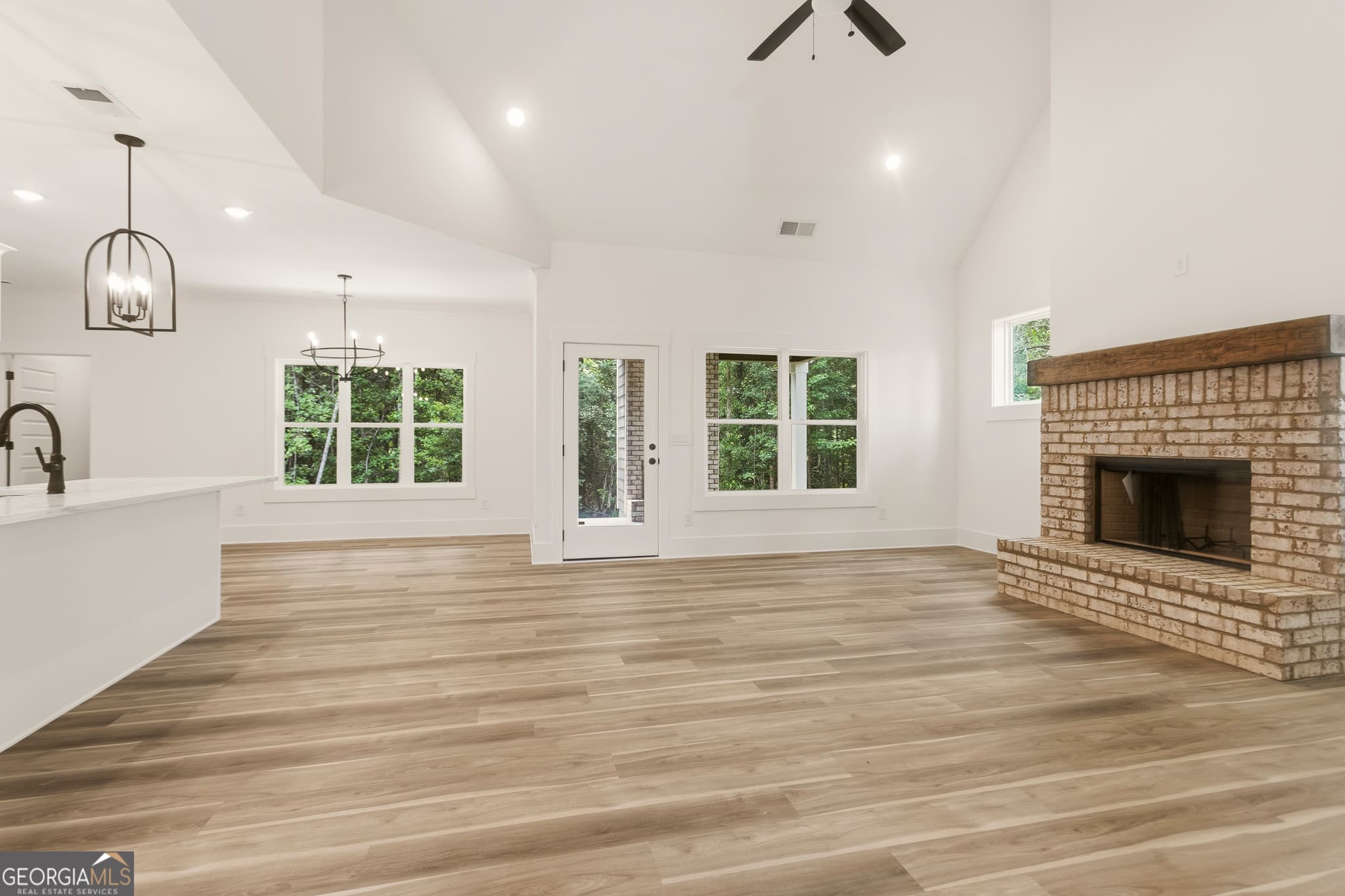 4 bedroom, 3 bathroom, 2,434 sq ft single family residence for sale at 299 Cammie Way LOT 46, Williamson, GA 30292 — photo 5