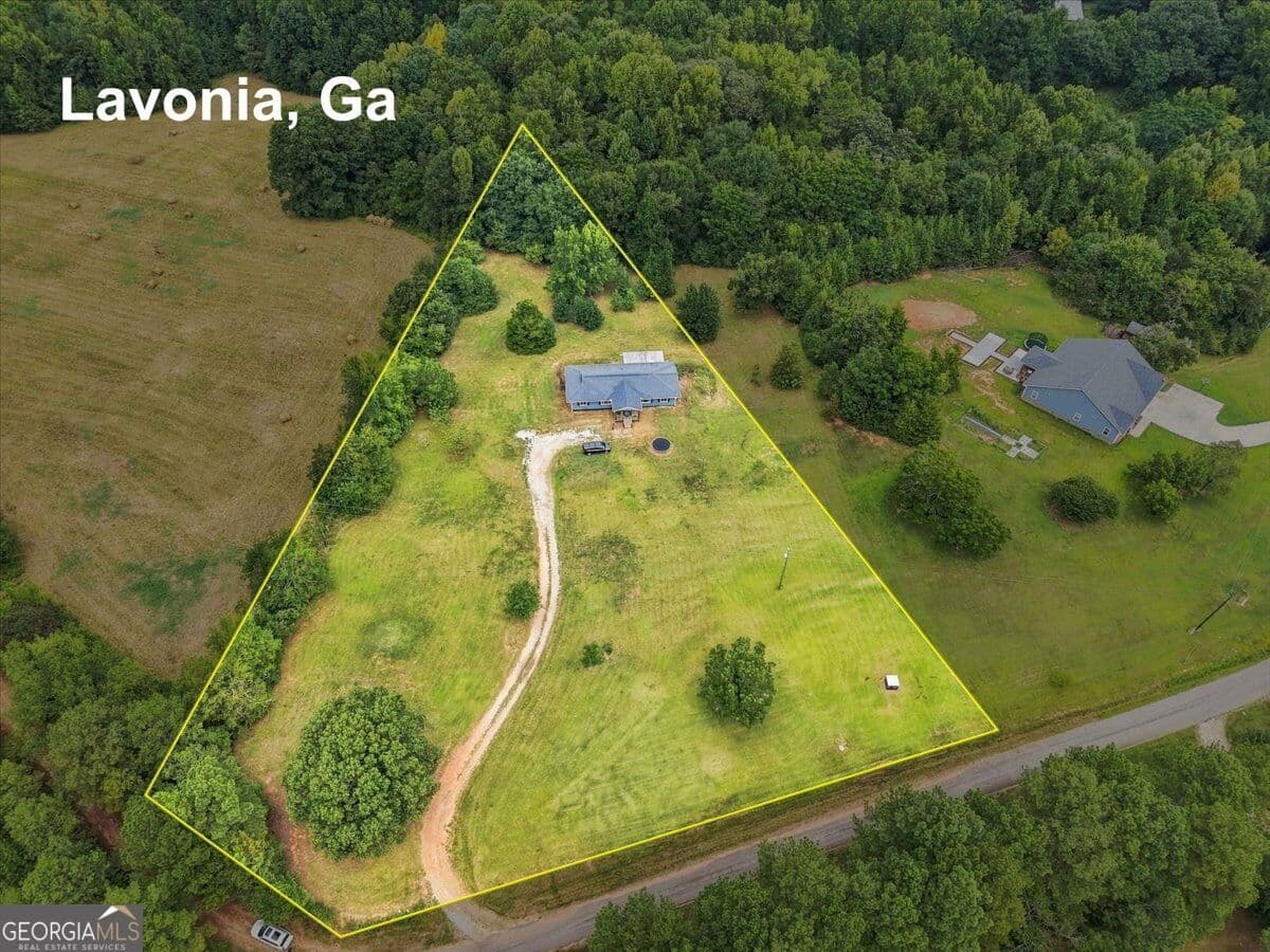 3 bedroom, 2 bathroom, 1,780 sq ft single family residence for sale at 354 Ricks Road, Lavonia, GA 30553 — photo 2
